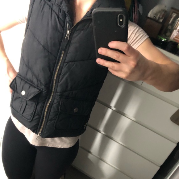 Black Puff Vest - Picture 2 of 5